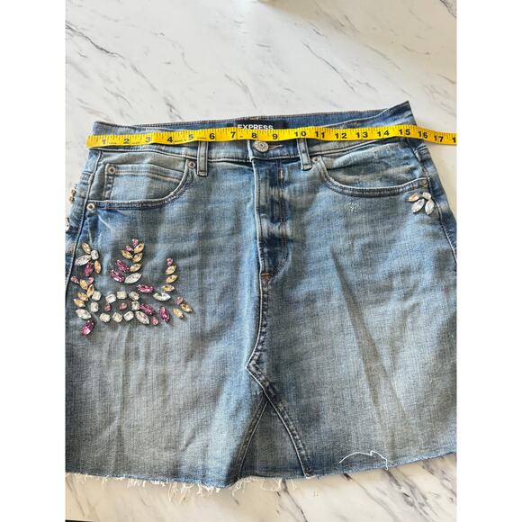 Express Women’s Size 6 Embellished Denim Mini Skirt y2k Glam Bejeweled Festival - Picture 7 of 7